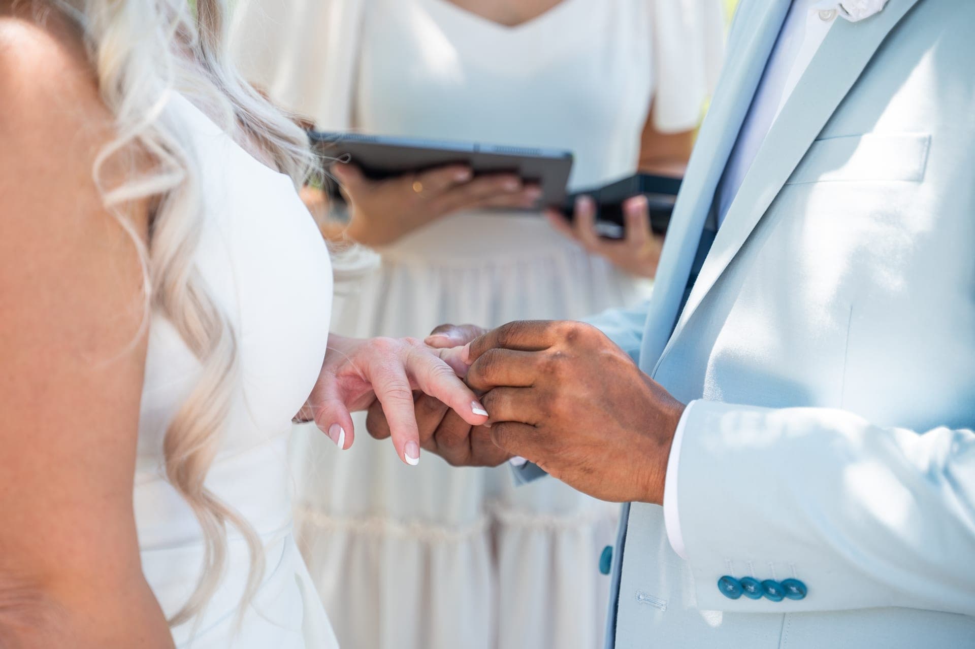 Lakeside wedding hosted by AgentMsDIVINE™ in Branson and the Table Rock Lake area